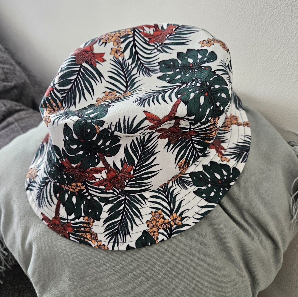 Jungle print adult L/XL bucket hat